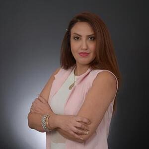 مهتاب احمدیان کارشناس املاک|تورنتو